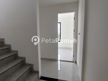 DISEWA VILLA JALAN STARBAN KOMPLEK JEWEL PARK POLONIA | DAERAH POLONIA (WENDY)