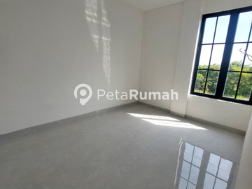 DISEWA VILLA JALAN STARBAN KOMPLEK JEWEL PARK POLONIA | DAERAH POLONIA (WENDY)