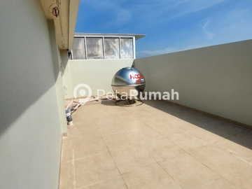 DISEWA VILLA JALAN STARBAN KOMPLEK JEWEL PARK POLONIA | DAERAH POLONIA (WENDY)