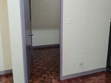 Mandaluyong Executive Mansion II, 52 sqm 2 bedroom bare unit 3.1M only for sale