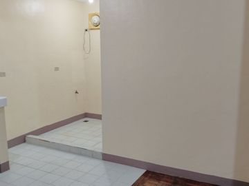 Mandaluyong Executive Mansion II, 52 sqm 2 bedroom bare unit 3.1M only for sale