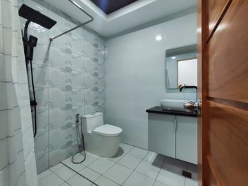 San Bartolome Quezon City Modern 2 Storey Townhouse For Sale near Quirino Highway RG
