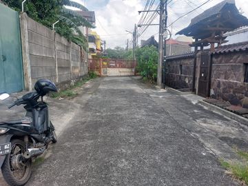Rumah tua hitung tanah Kelapa Gading siap roboh