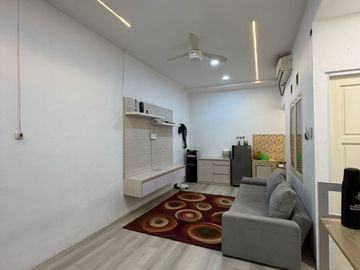 Dijual Rumah  Nyaman Semi Furnished SHM Di Catelaya Puri Serpong Setu Tangsel