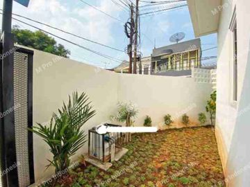 Rumah New minimalis 2 lantai di Tebet, Jalan 2 mobil