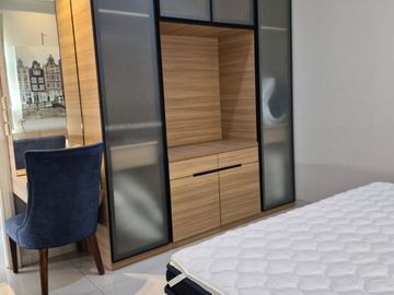 DISEWAKAN RUMAH MEWAH FULLY FURNISHED DI ALAM SUTERA CLUSTER ORLANDA