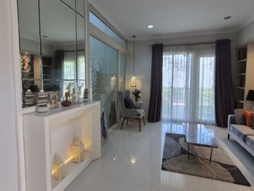 DISEWAKAN RUMAH MEWAH FULLY FURNISHED DI ALAM SUTERA CLUSTER ORLANDA
