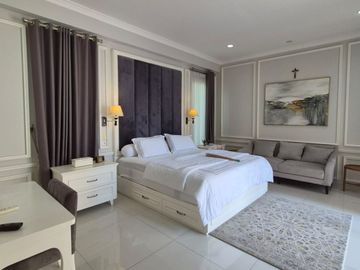 DISEWAKAN RUMAH MEWAH FULLY FURNISHED DI ALAM SUTERA CLUSTER ORLANDA