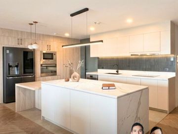Skyline Condo for Sale! New Manila