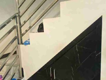 RUMAH SIAP HUNI MURAH 2 LANTAI DI JAMBANGAN INDAH SURABAYA SELATAN