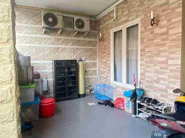 RUMAH SIAP HUNI MURAH 2 LANTAI DI JAMBANGAN INDAH SURABAYA SELATAN
