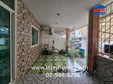 Two-story townhome, 22 sq.wa., Thai Somboon 3 Village, near Thai Somboon Market, Khlong Sam Road, Rangsit-Nakhon Nayok Road, Khlong Luang Road, Khlong