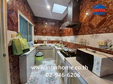Two-story townhome, 22 sq.wa., Thai Somboon 3 Village, near Thai Somboon Market, Khlong Sam Road, Rangsit-Nakhon Nayok Road, Khlong Luang Road, Khlong
