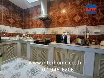 Two-story townhome, 22 sq.wa., Thai Somboon 3 Village, near Thai Somboon Market, Khlong Sam Road, Rangsit-Nakhon Nayok Road, Khlong Luang Road, Khlong