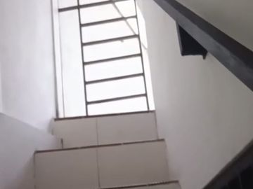 DIJUAL MURAH 2 LANTAI + ROOFTOP DI JAKARTA PUSAT