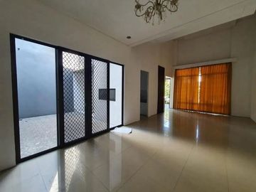 DISEWAKAN RUMAH ROYAL RESIDENCE WINDSOR