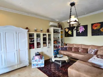 Turun Harga Tropical House Siap Huni gaya Bali dengan lokasi strategis Big garden dan Swimming Pool