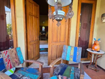 Turun Harga Tropical House Siap Huni gaya Bali dengan lokasi strategis Big garden dan Swimming Pool