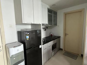 Sewa Tahunan Apartemen Orchard Studio Full Furnish Pakuwon Mall