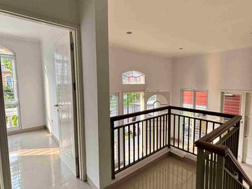 Jual Rugi Harga Dibawah Harga Beli Rumah Brand New 3 Lantai Lokasi  Strategis