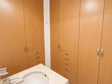 RENTA DEPARTAMENTO AMUEBLADO EN MILENIO III CON ALBERCA Y GYM