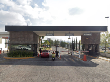 CASA EN VENTA EN CALLE VALLE DE LAS PALMAS, FRACC. LOMAS DEL VALLE, PUEBLA