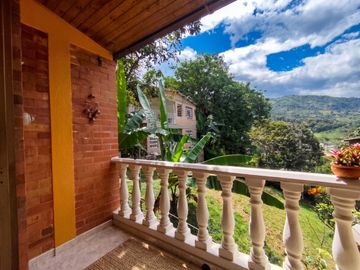 Veal vende Casa en conjunto Nocaima Cund.