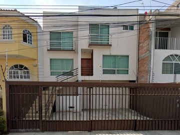 CASA EN VENTA QUERÉTARO