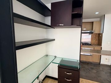 SE ARRIENDA APTOESTUDIO EN GALERIAS
