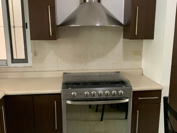 Casa en venta en Cima de las Cumbres, Monterrey | Esquina, 4 recámaras y fraccionamiento privado