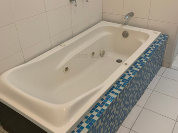 Casa en venta en Cima de las Cumbres, Monterrey | Esquina, 4 recámaras y fraccionamiento privado