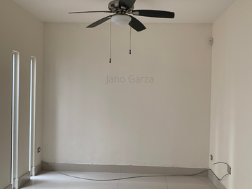 Casa en venta en Cima de las Cumbres, Monterrey | Esquina, 4 recámaras y fraccionamiento privado