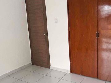 SE VENDE BONITA CASA EN LOS MIRAS