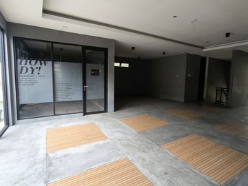 RUANG USAHA EX RESTO DEPOK MARGO CITY COCOK UNTUK RESTO CAFE GYM WELLNES KANTOR PARKIR LUAS LOKASI STRATEGIS