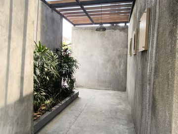 RUANG USAHA EX RESTO DEPOK MARGO CITY COCOK UNTUK RESTO CAFE GYM WELLNES KANTOR PARKIR LUAS LOKASI STRATEGIS