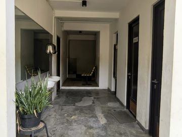 RUANG USAHA EX RESTO DEPOK MARGO CITY COCOK UNTUK RESTO CAFE GYM WELLNES KANTOR PARKIR LUAS LOKASI STRATEGIS