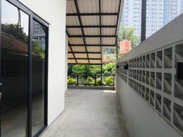RUANG USAHA EX RESTO DEPOK MARGO CITY COCOK UNTUK RESTO CAFE GYM WELLNES KANTOR PARKIR LUAS LOKASI STRATEGIS