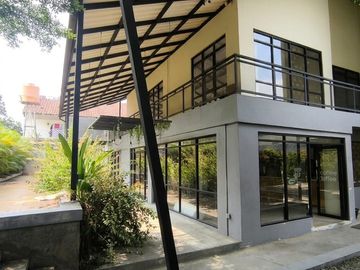 RUANG USAHA EX RESTO DEPOK MARGO CITY COCOK UNTUK RESTO CAFE GYM WELLNES KANTOR PARKIR LUAS LOKASI STRATEGIS
