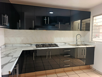 CASA EN VENTA EN PARQUES DEL BOSQUE – COTO RINCÓN DEL BOSQUE – TLAQUEPAQUE