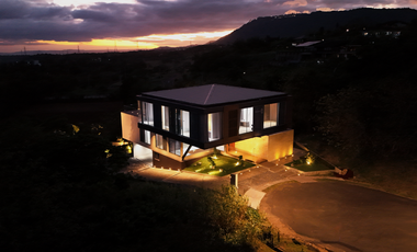 9 Bedroom house and lot For Sale in Tagaytay Highlands Plantation Hills