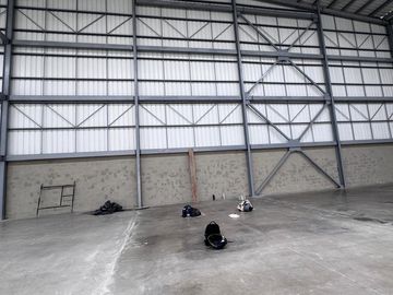 Bodega Alquilo 3.110 M2 En Conjunto Cerrado / Alquiler $77.750.000 / Zona Industrial Acopi Yumbo
