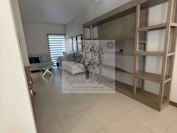 RENTA FRACC. ABITALIA RESIDENCIAL AMUEBLADA CON PANELES SOLARES