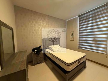 RENTA FRACC. ABITALIA RESIDENCIAL AMUEBLADA CON PANELES SOLARES