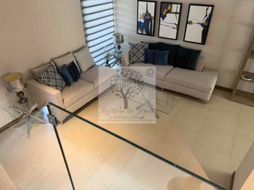 RENTA FRACC. ABITALIA RESIDENCIAL AMUEBLADA CON PANELES SOLARES