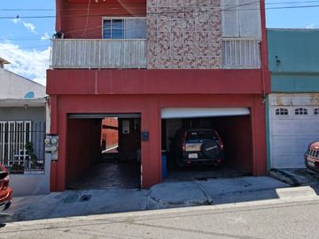 Casa en venta en Villa Fontana I, Calle Roma