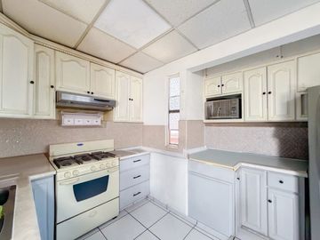 Casa en venta en Villa Fontana I, Calle Roma