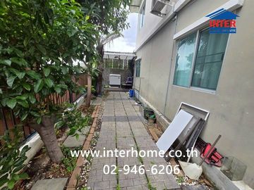 Two-story townhome, 27.5 sq.wa., Pruksa Ville 66/1 Bangna-Namdaeng, Bangna-Trat Road, Bua Nakarin Road, Bang Phli, Samut Prakan.