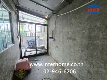 Two-story townhome, 27.5 sq.wa., Pruksa Ville 66/1 Bangna-Namdaeng, Bangna-Trat Road, Bua Nakarin Road, Bang Phli, Samut Prakan.