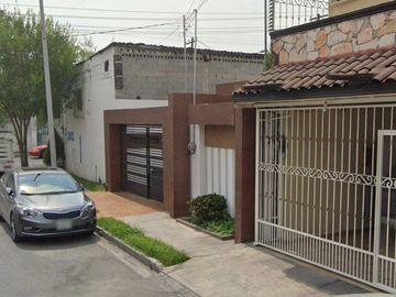 Casa en Venta en Bernardo Reyes, Monterrey, Nuevo León JP2