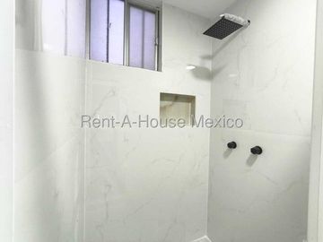 Los Olvera - VENTA. Casa en calle abierta con 3 recámaras y área de TV